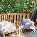 Moderne A-Frame Midden In Het Bos, Luxe Vakantiehuis Durbuy בקתה
