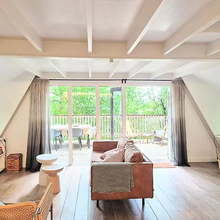 Moderne A-frame Midden In Het Bos, Luxe