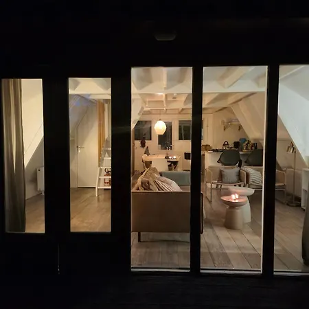 Alpesi faház Moderne A-frame Midden In Het Bos, Luxe Durbuy