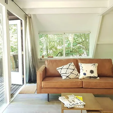 Modern A-frame Ardennen 木屋 杜柏